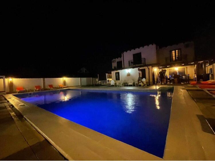 Villa California Hateg Exterior photo
